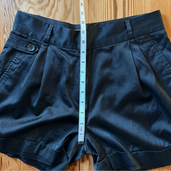Elizabeth & James Tailored Viscose Pleated Black Shorts - Picture 6 of 7